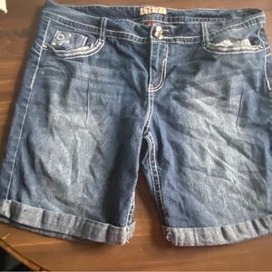 L.e.i jeans Shorts‎ Junior Size 17 Ashley Denim Blue cuffed Medium-light Wash